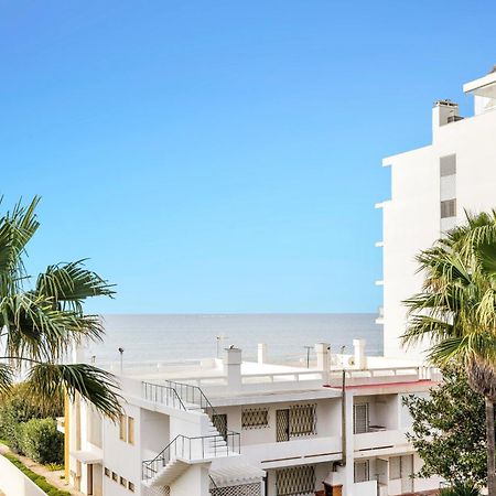 Stylish Modern Beachside Apartment With Pool & Seaview Quarteira Buitenkant foto